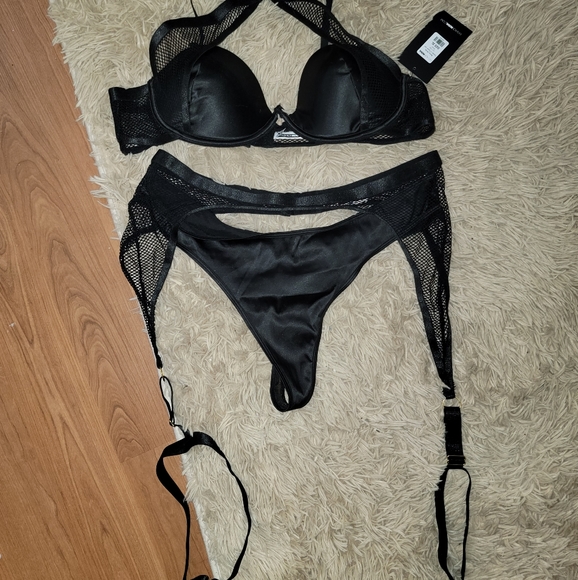 Bossy Babe Garter 2 Piece ONLY THE BRA - Picture 3 of 4